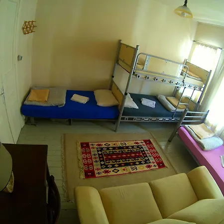 Hostel Levanten *