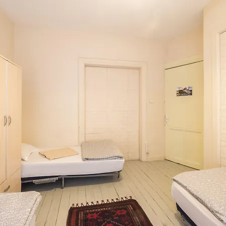 Hostel Levanten *